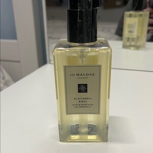 Jo Malone Blackberry & Bay body and hand wash Gel with Black Cap